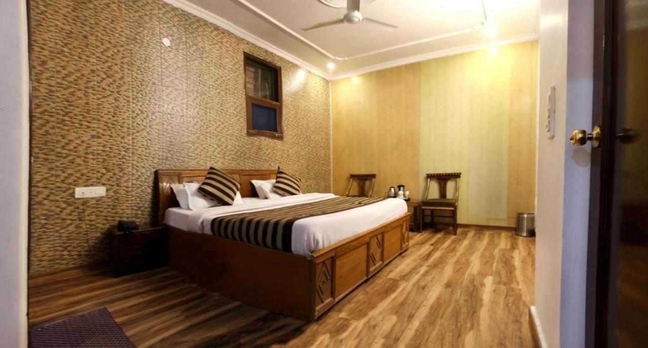Hotel Divyansh 2*