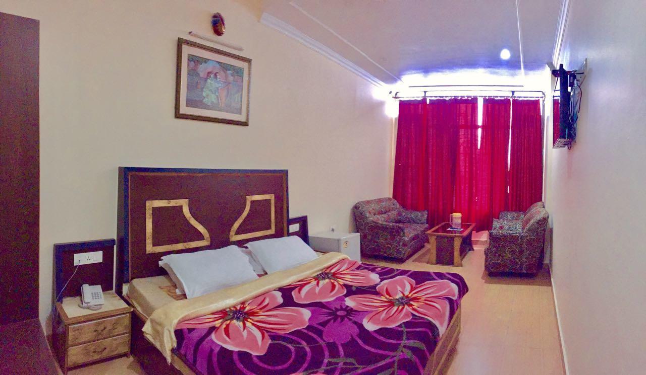 Hotel Grand Hill *
