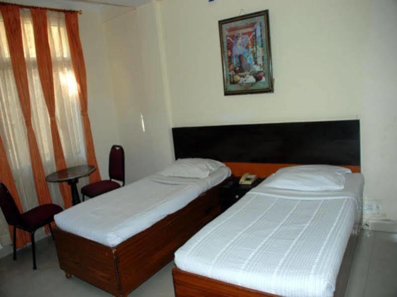 Anand Palace Hotel