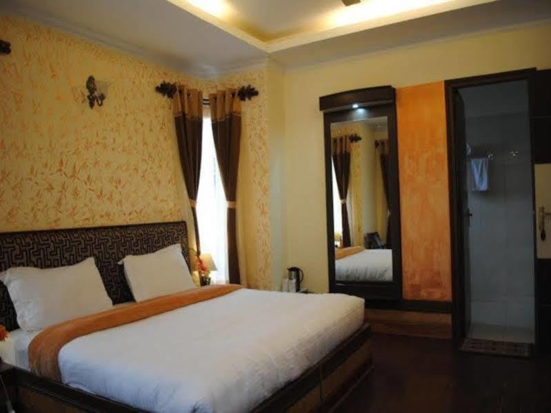 Hotel Moon Walk Residency