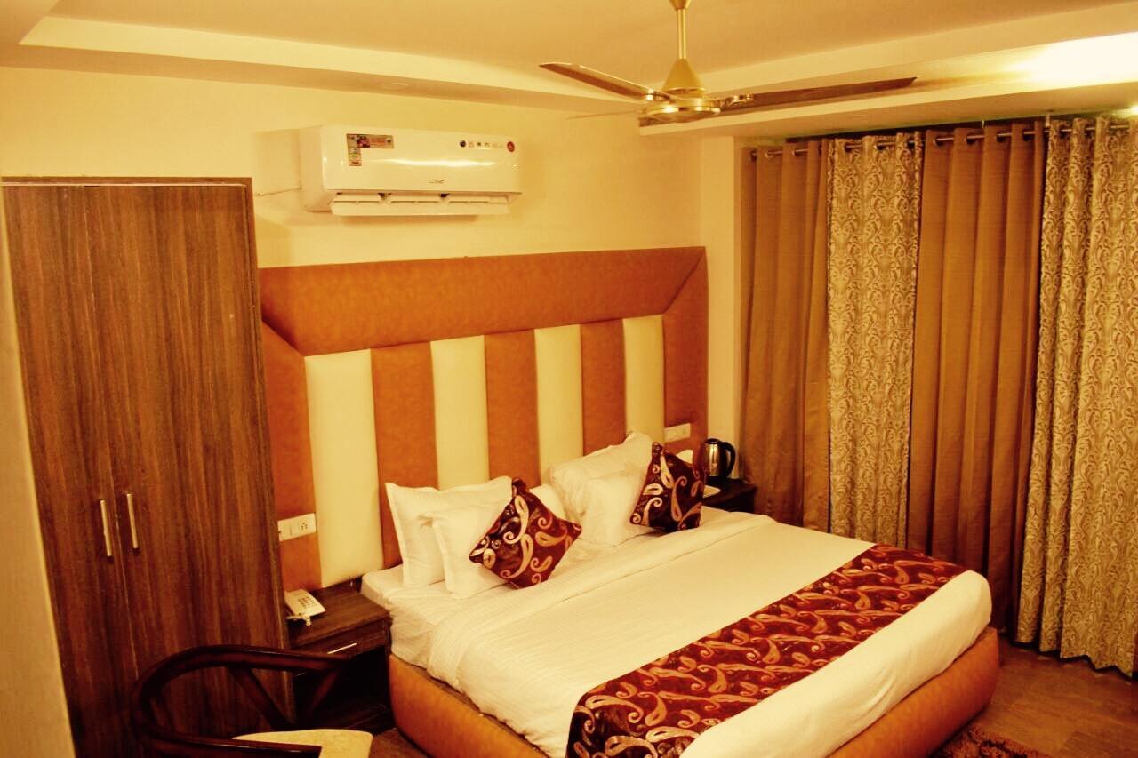 Angel's Hostel *