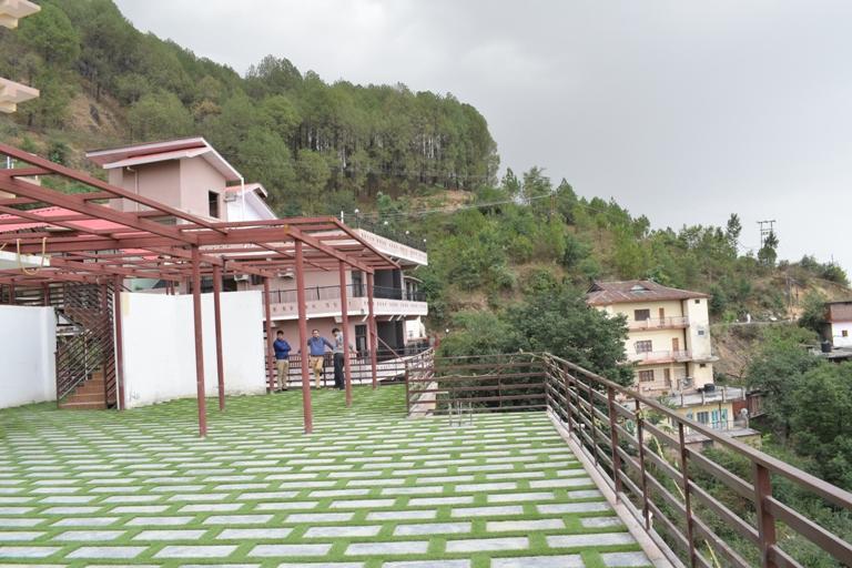 Angel's Hostel *
