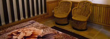 Fabhotel Greenwoods *
