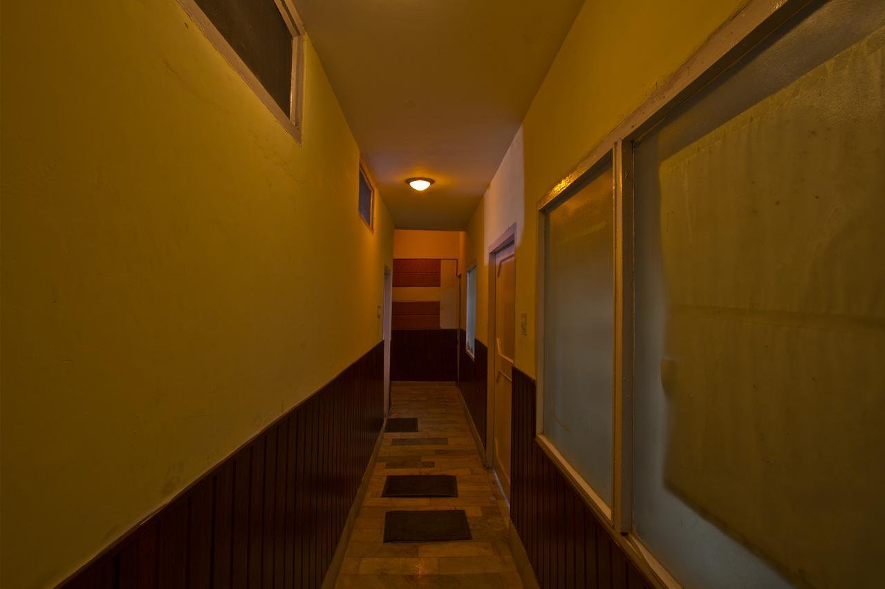 Oyo 7028 Krishna And Restaurant Hotel 3*