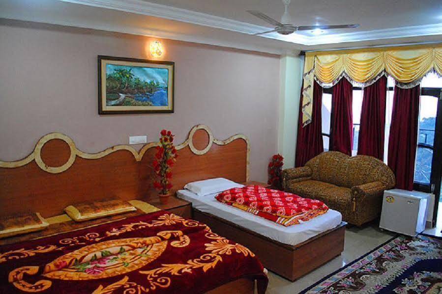 Hotel Grand Hill *