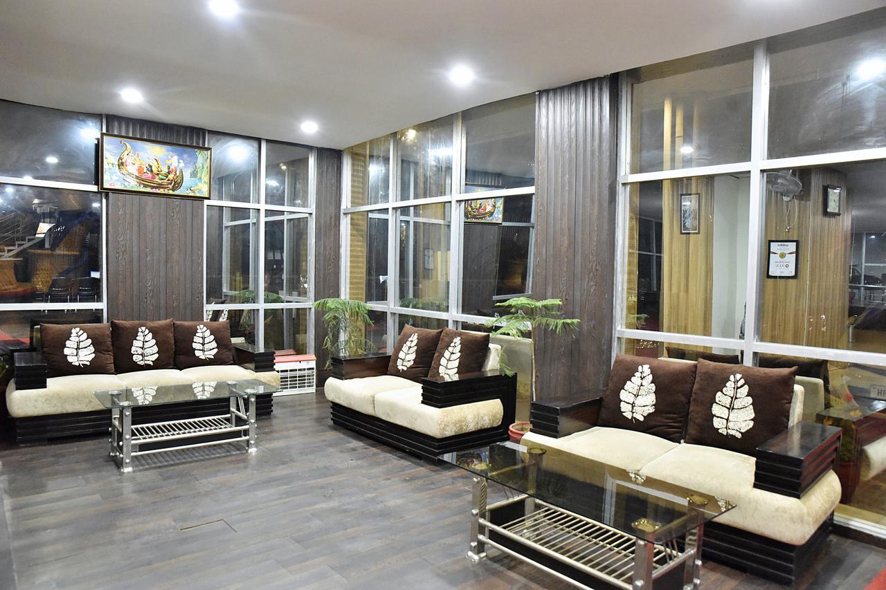Vakratunda Hotel