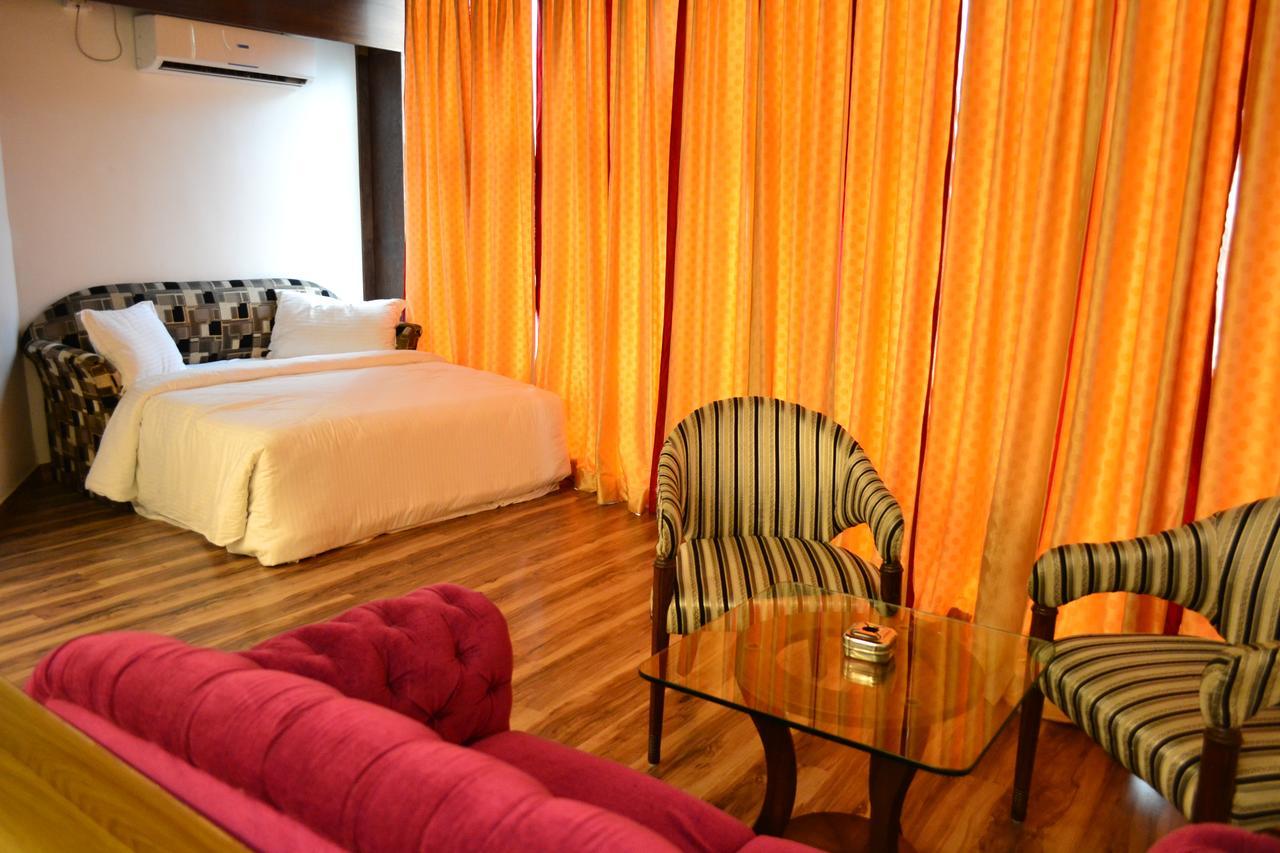Hotel Centre Point 3*