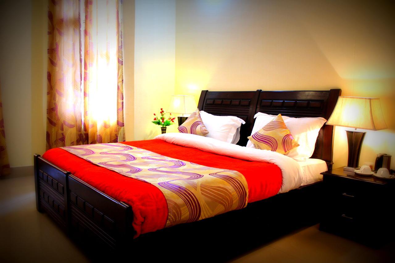 Deodar Hotel 3*