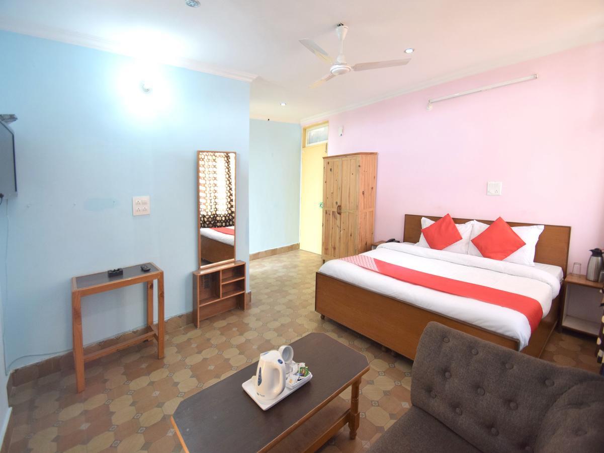 Hotel Highland Village