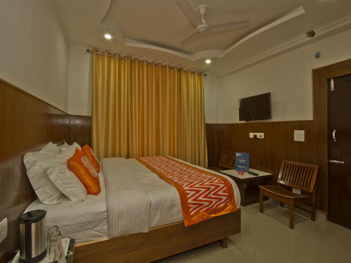 Oyo 8455 Akash Hotel