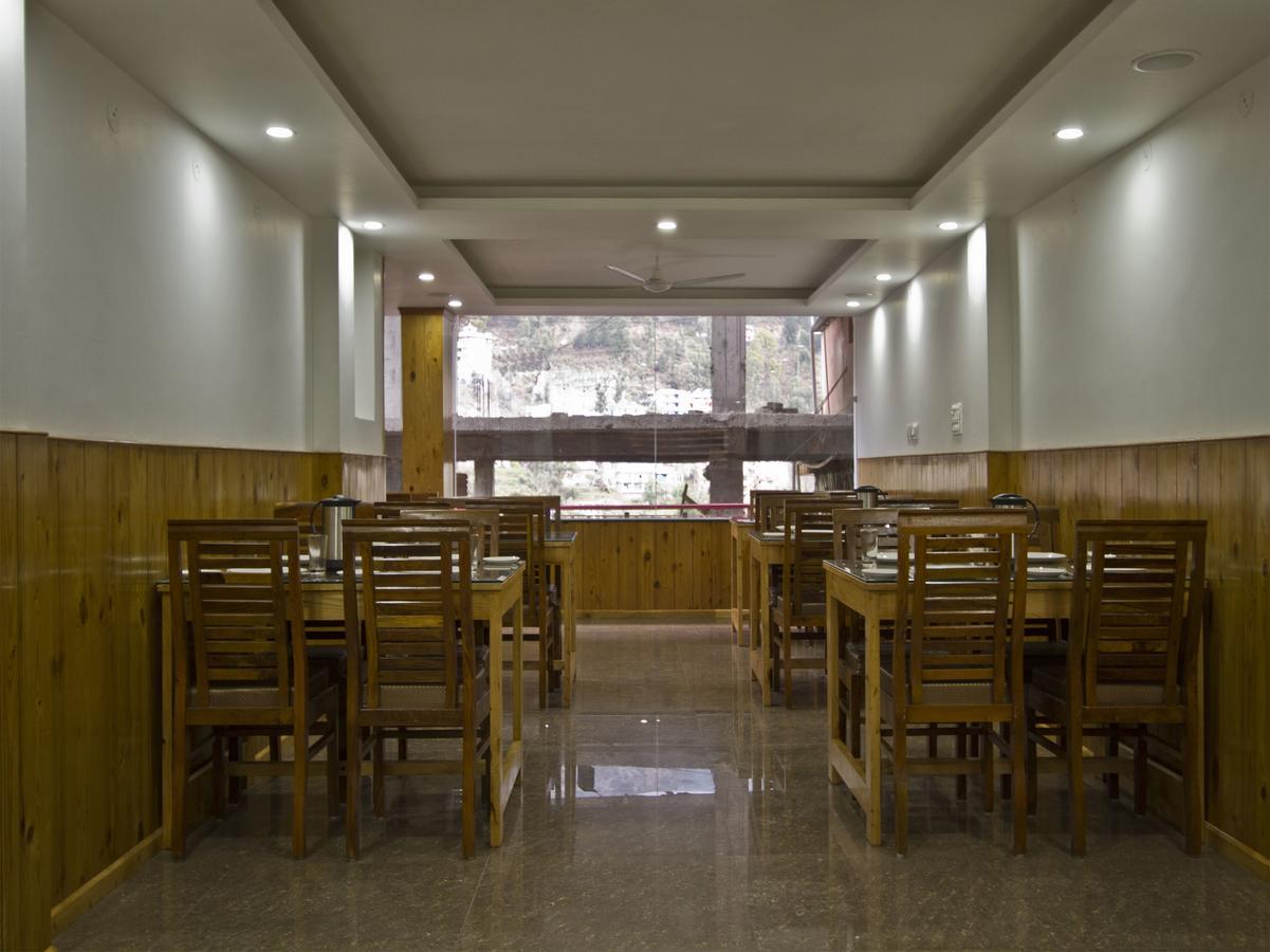 Hotel Oyo 8455 Akash 3*