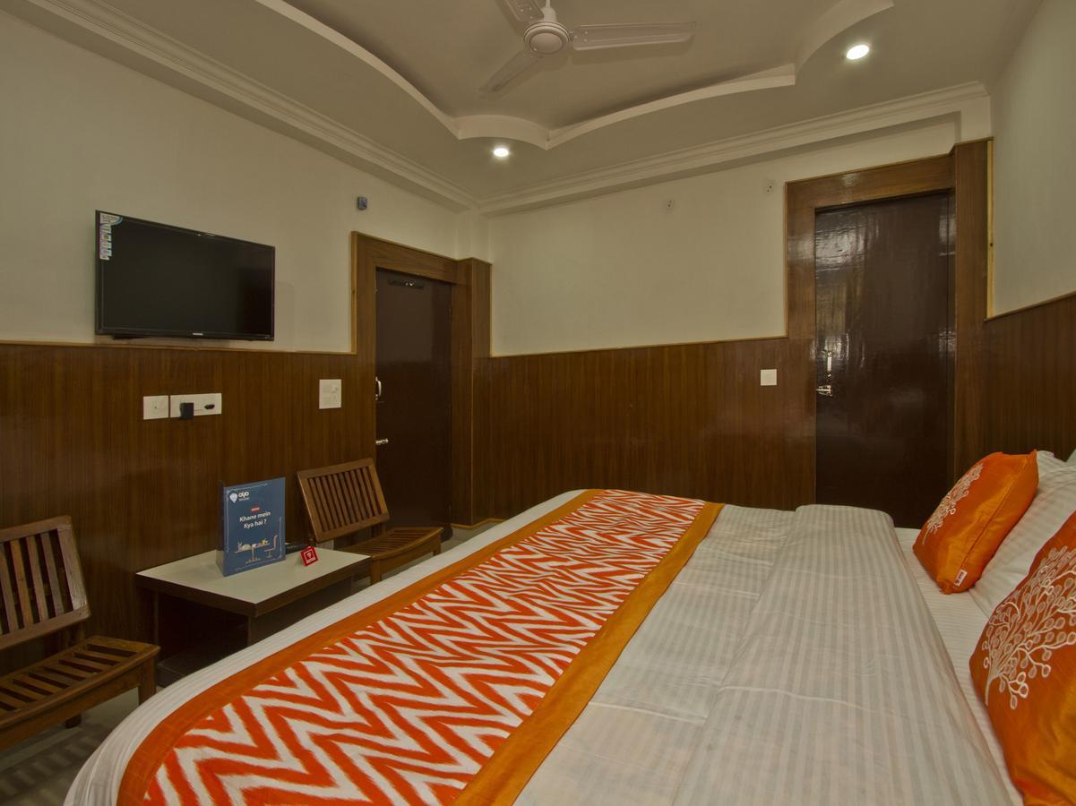 Oyo 8455 Akash Hotel