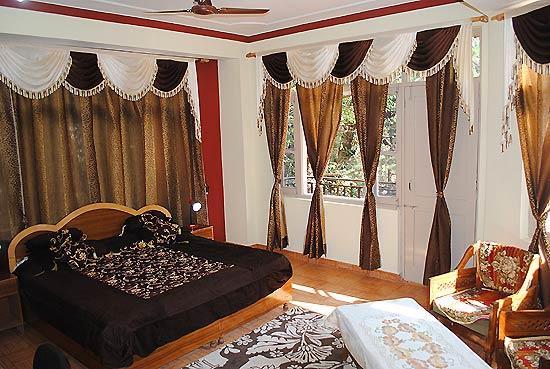 Misty Woods Hotel *
