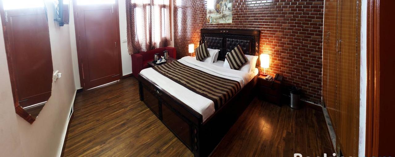 Hotel Divyansh 2*