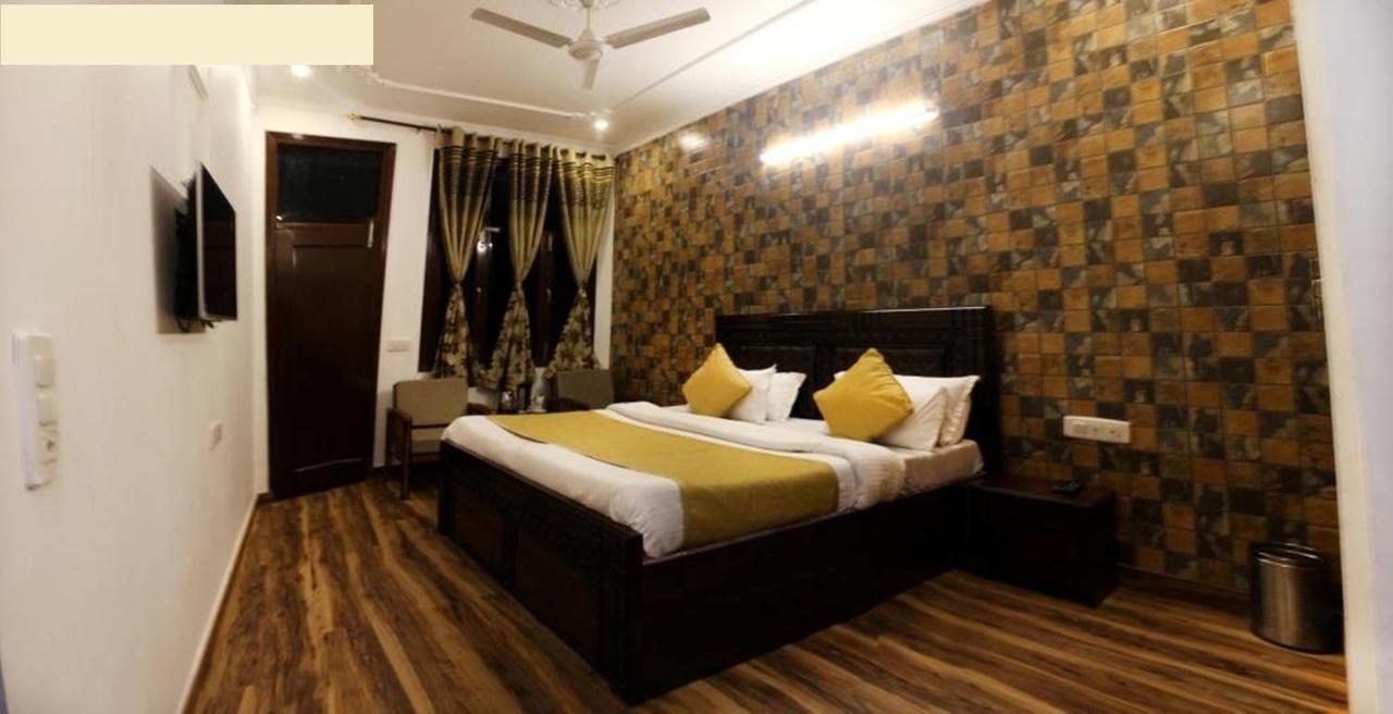 Divyansh Hotel