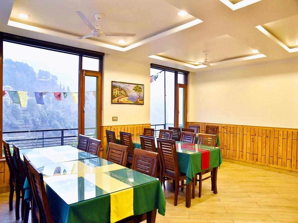 Hotel Oyo 6962 Wood Castle 3*