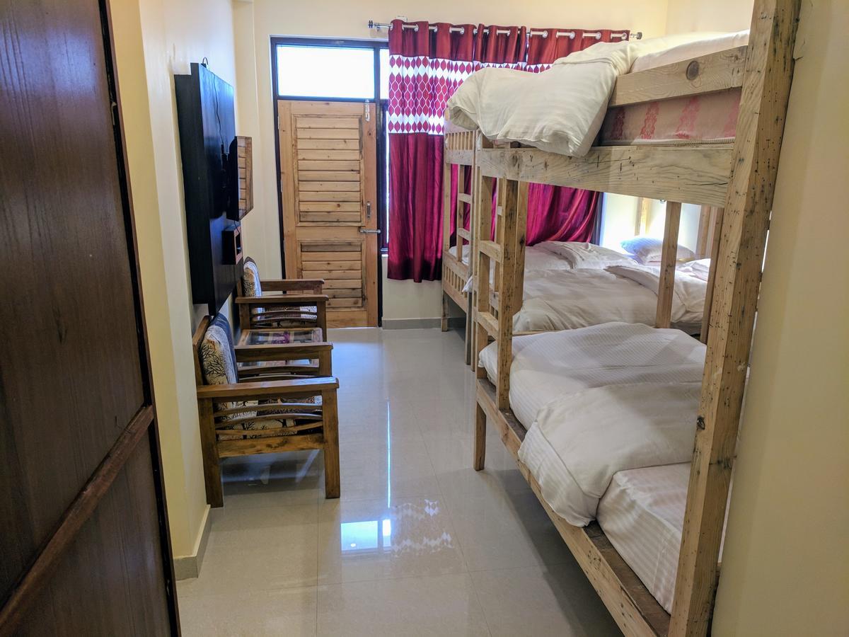 Fabhotel Rakus Place Hotel
