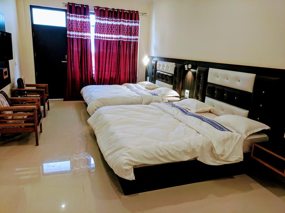 Hotel Fabhotel Rakus Place