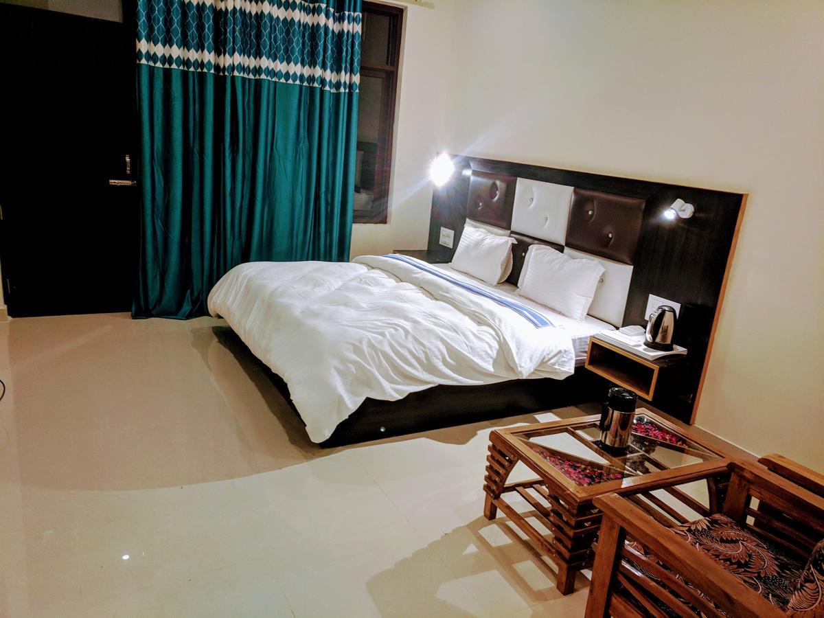 Fabhotel Rakus Place Hotel 3*