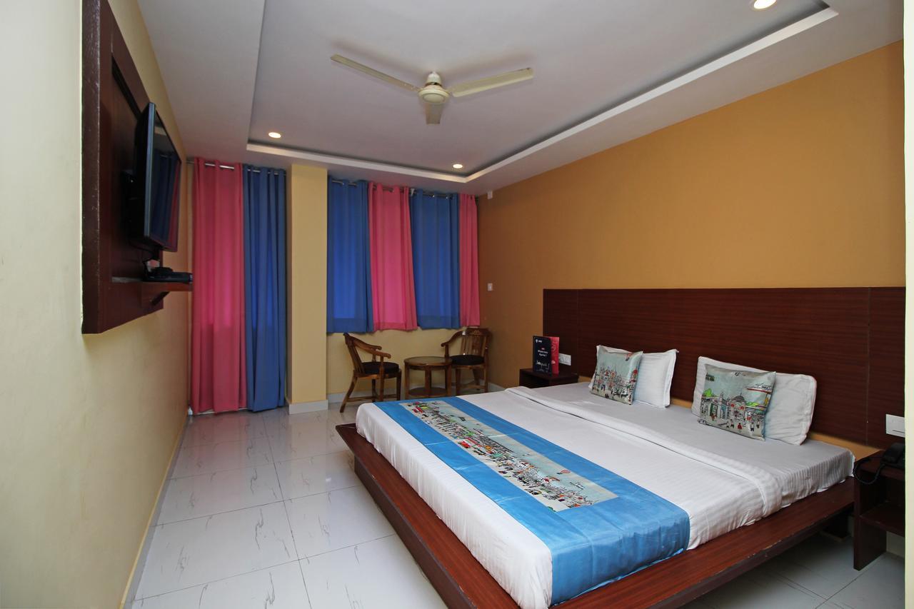 Oyo 8944 Red Carpet 3*