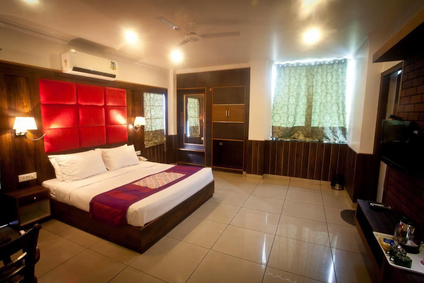 Pong View Hotel Dharamshala