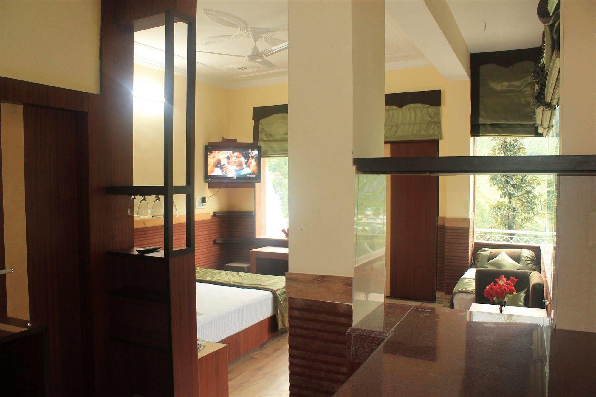 Gandhi's Paradise Hotel Dharamshala