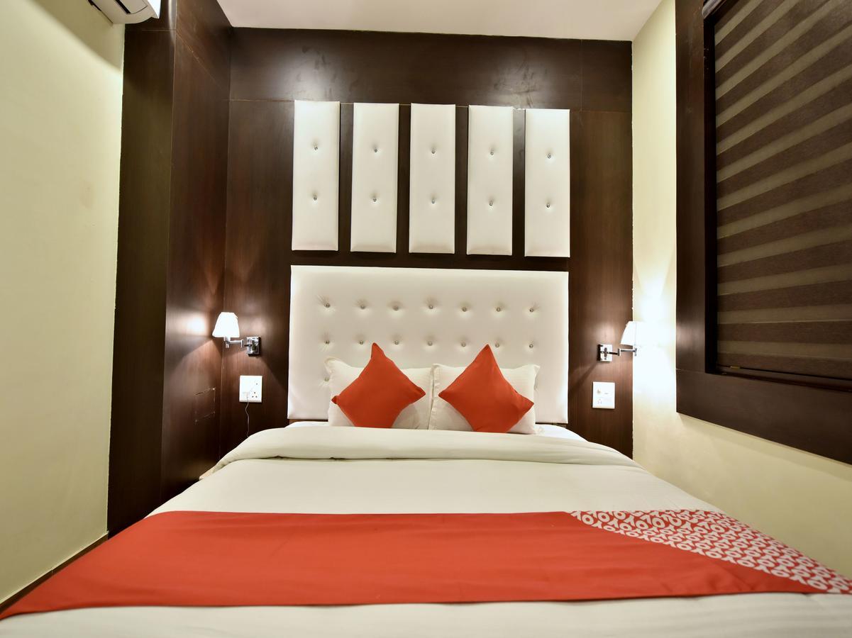 Oyo 12770 Mirage Residency Hotel 3*