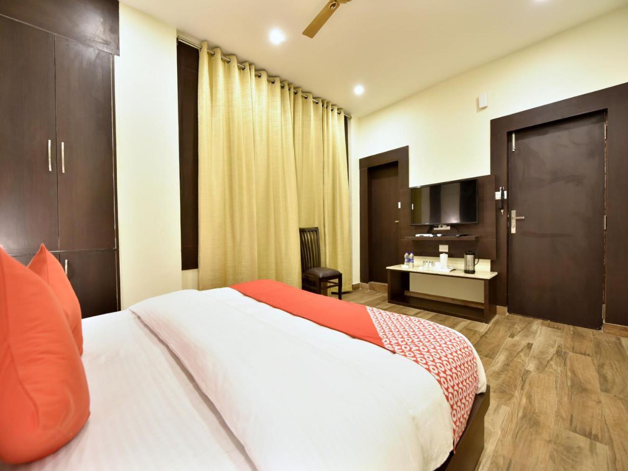 Oyo 12770 Mirage Residency Dharamshala