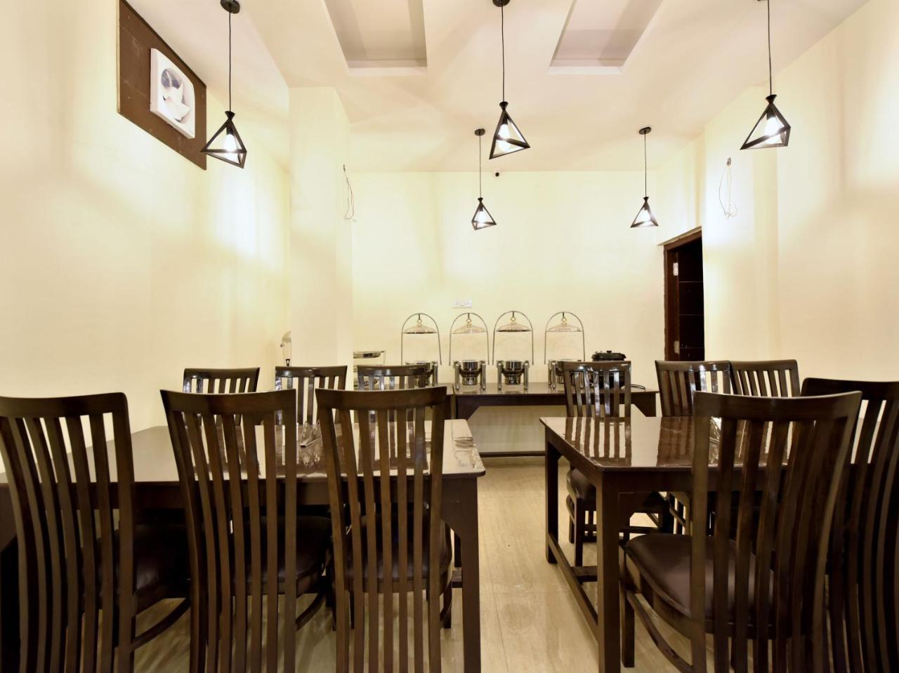 Hotel Oyo 12770 Mirage Residency
