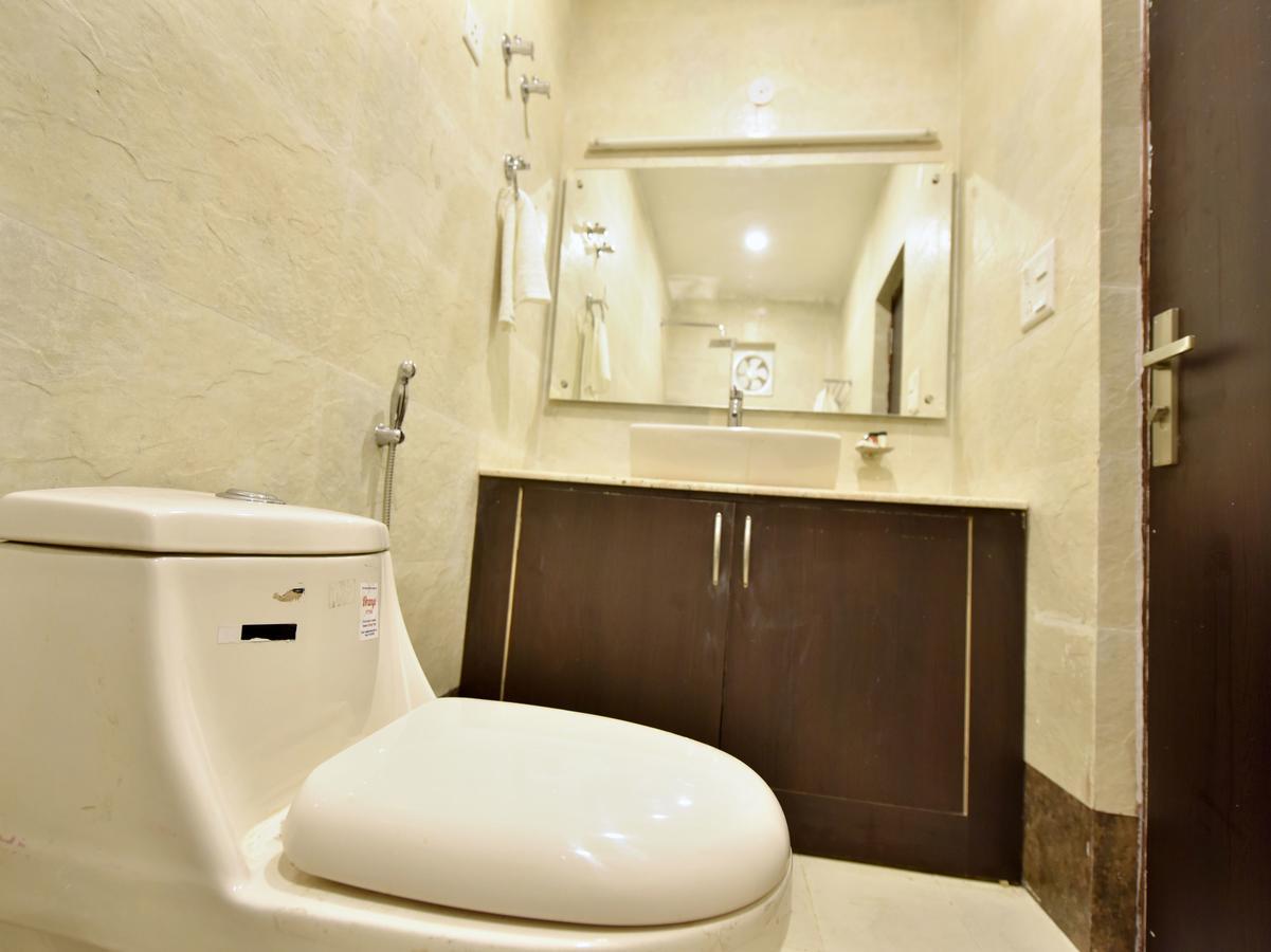 Oyo 12770 Mirage Residency Hotel