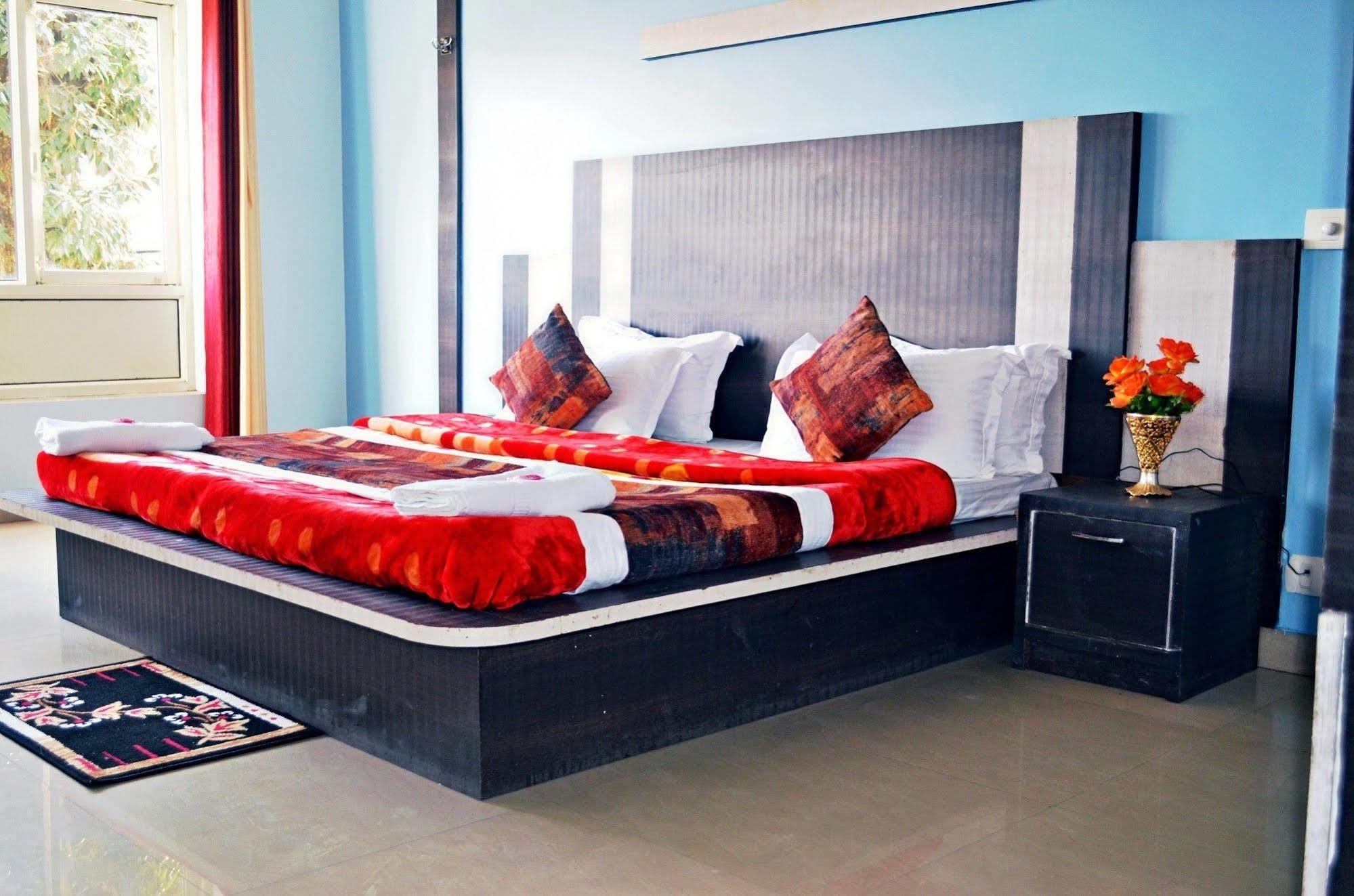 Hotel Sambyal Wings 2*