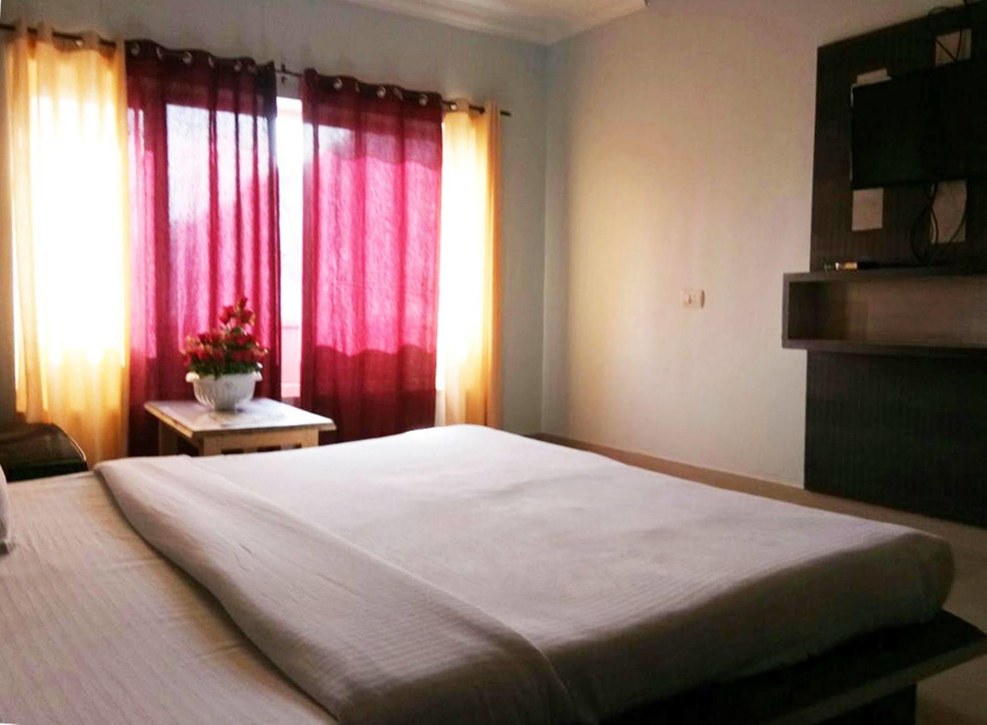 Hotel Sambyal Wings 2*