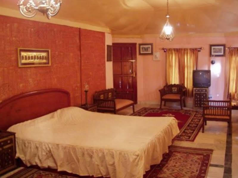 Welcomheritage Grace Hotel