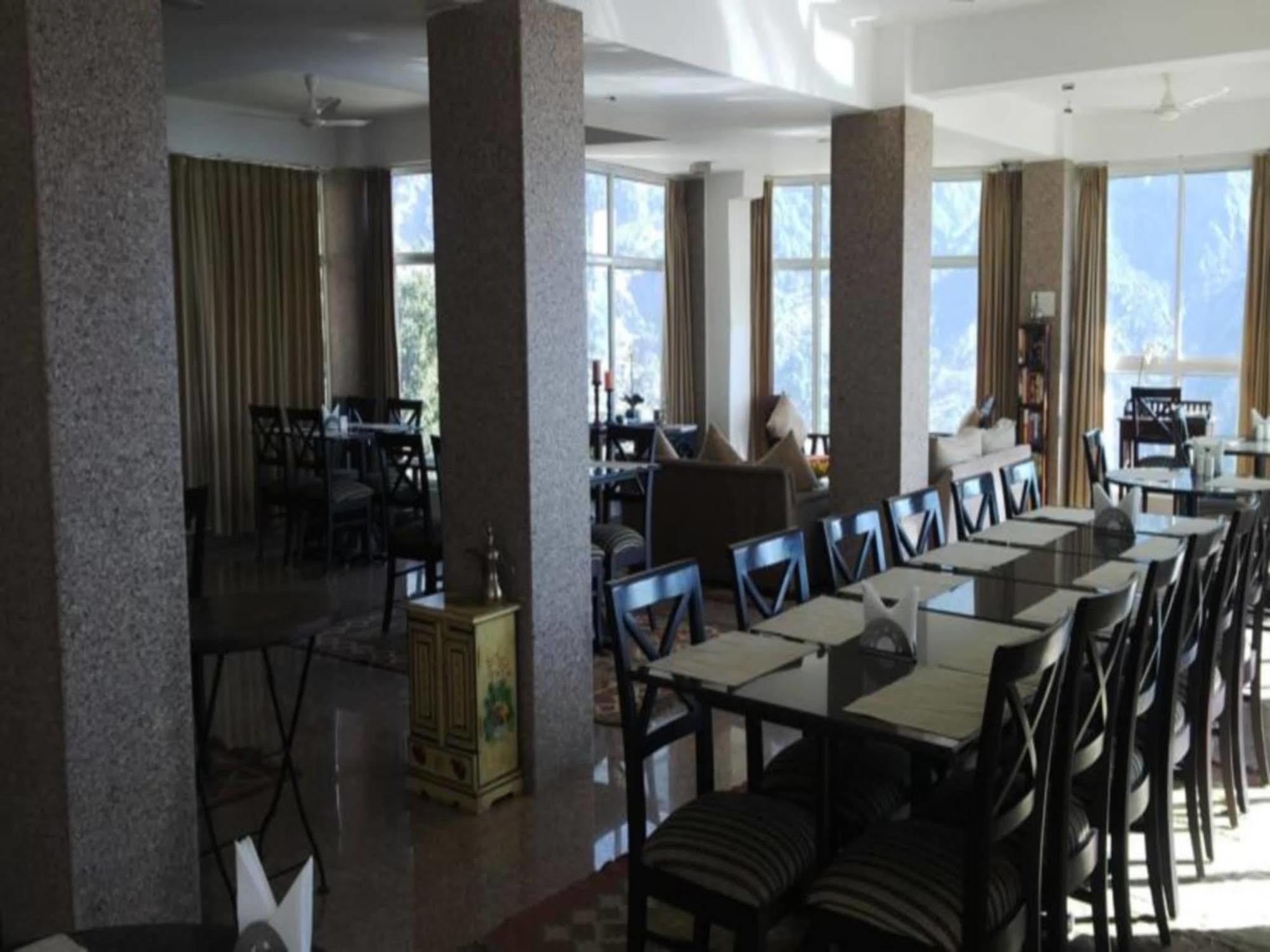Hotel Mountain Mcleodganj 3*