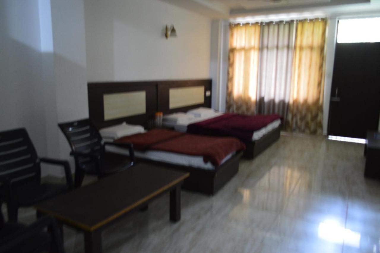 Hotel Dharamkot 2*