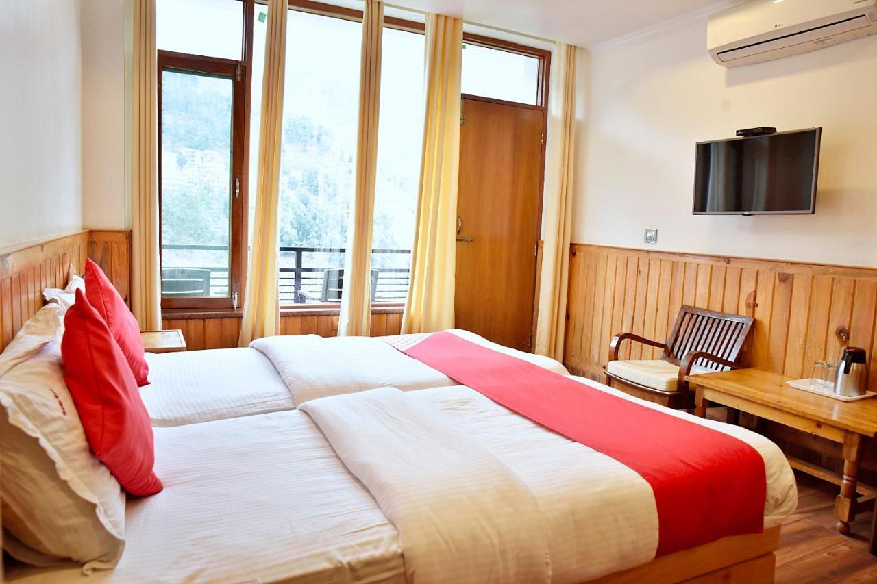 Oyo 6962 Wood Castle Hotel