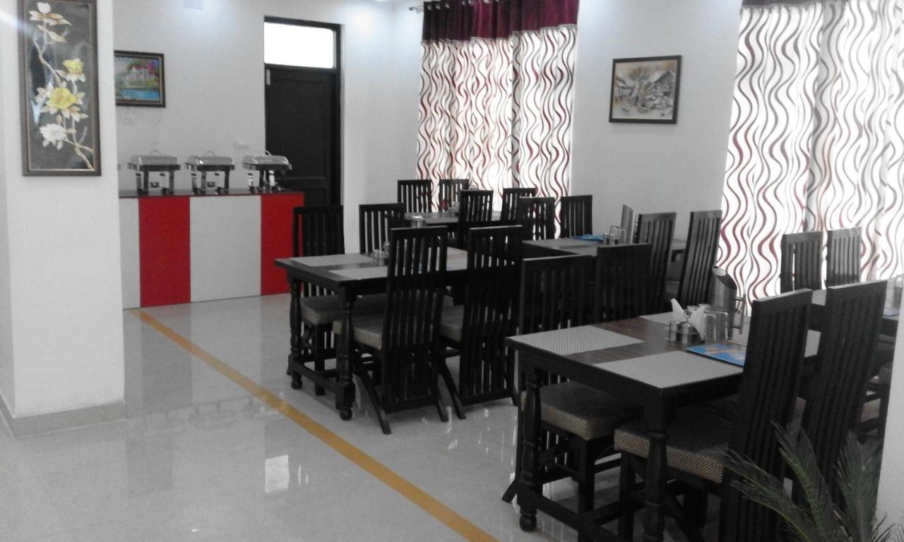 Hotel Raja's Palace