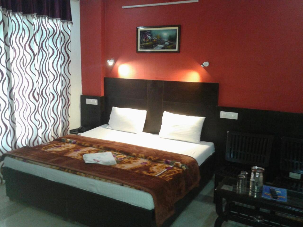 Hotel Raja's Palace 3*