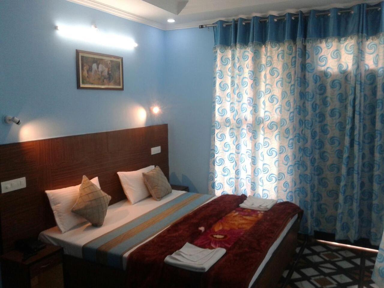 Hotel Raja's Palace