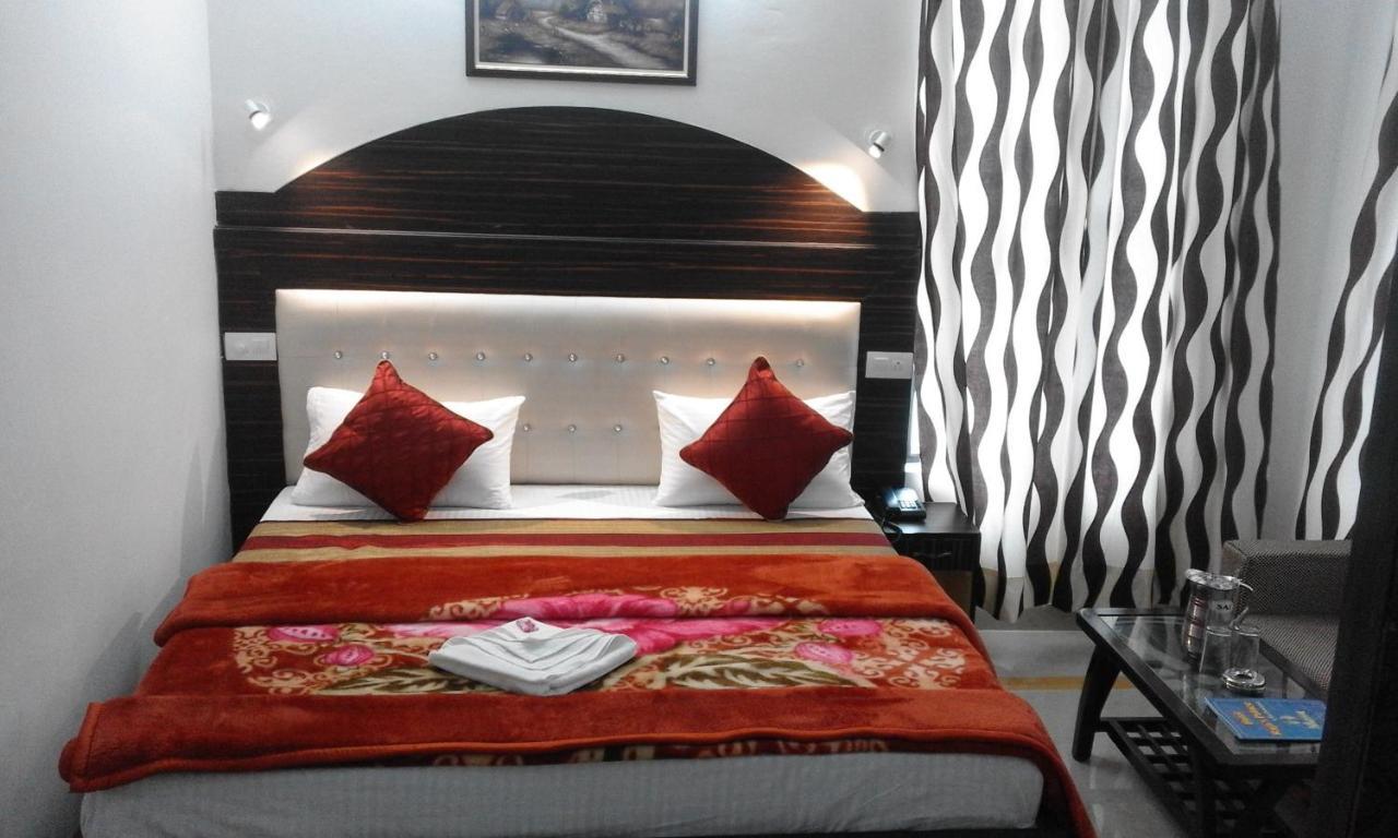 Hotel Raja's Palace