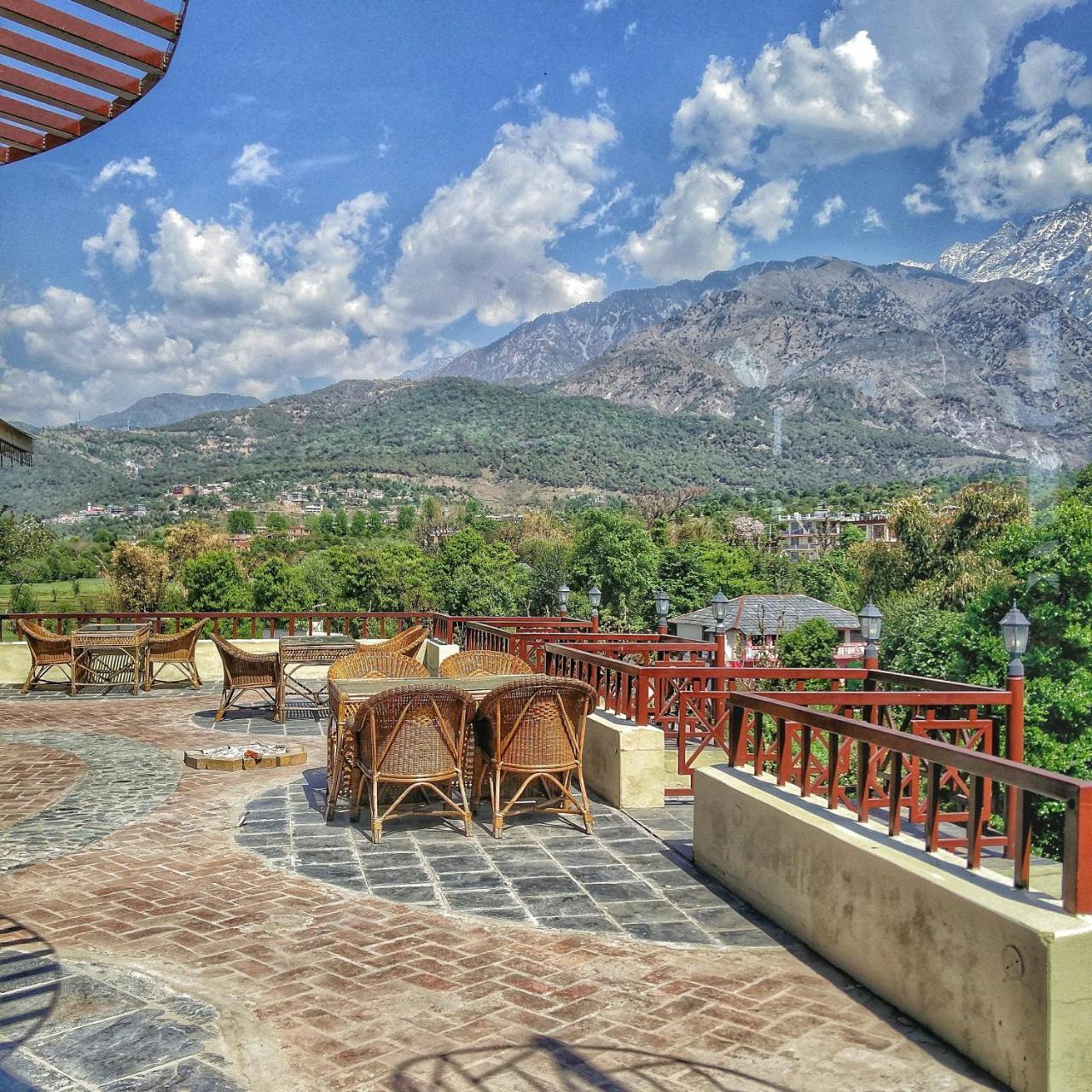 Resort Blossoms Village Dharamshala