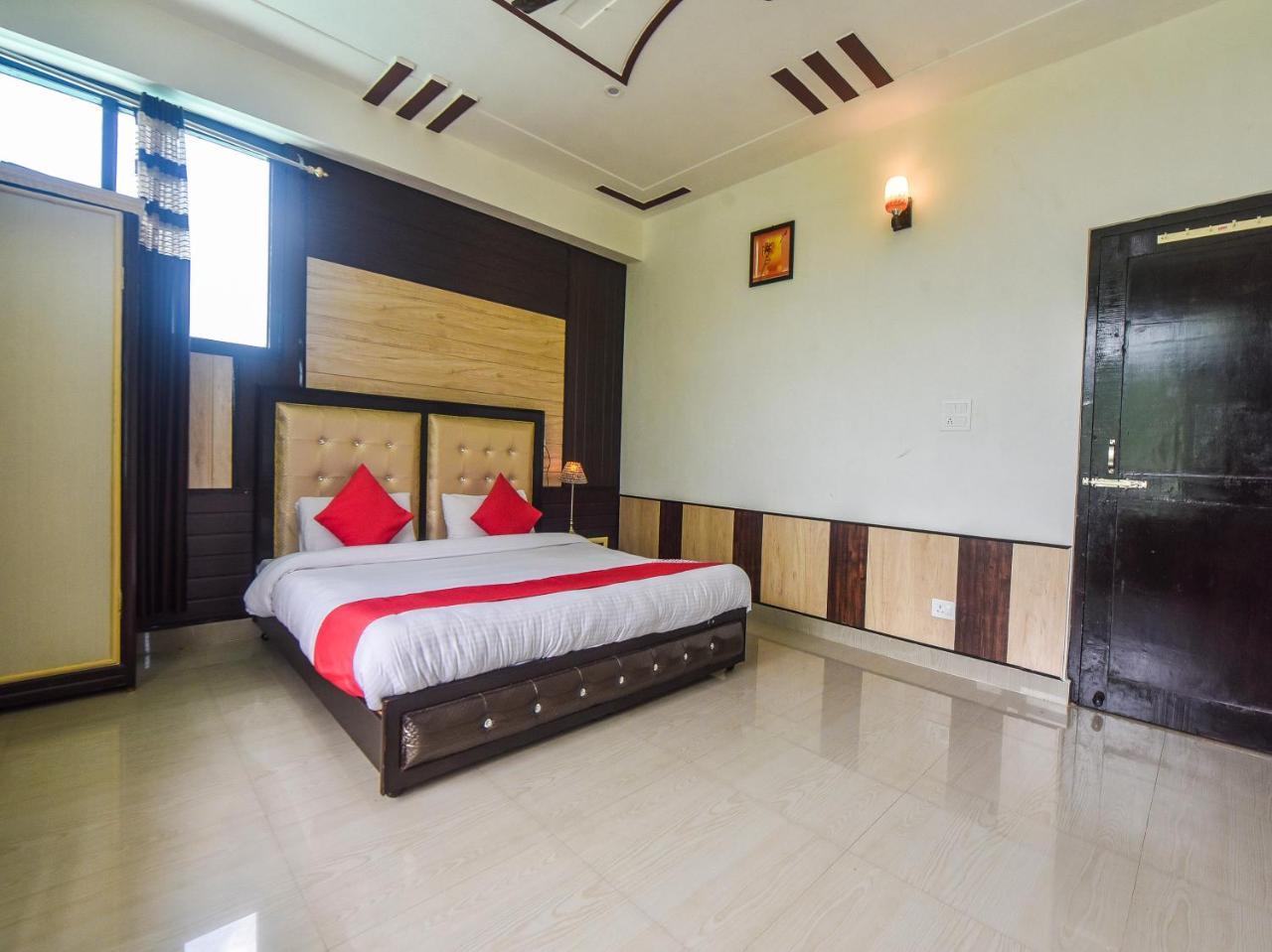 Oyo 8059 Devdar Hotel *