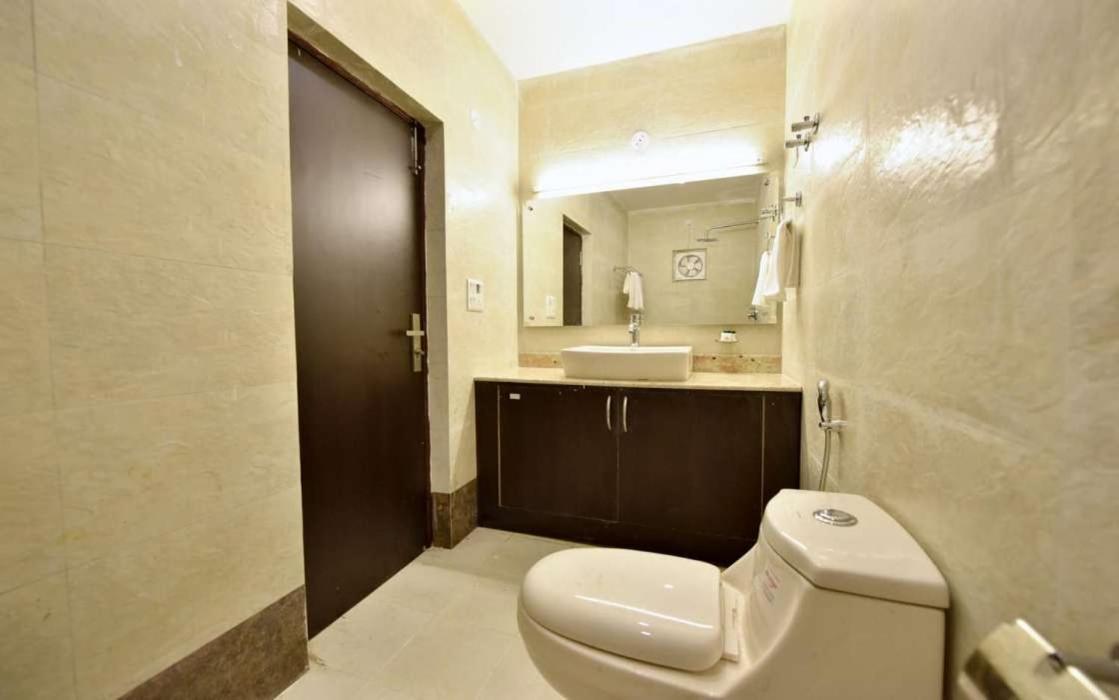 Super Townhouse Hotel