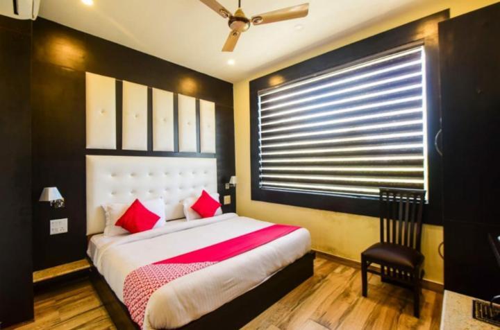 Super Townhouse Hotel
