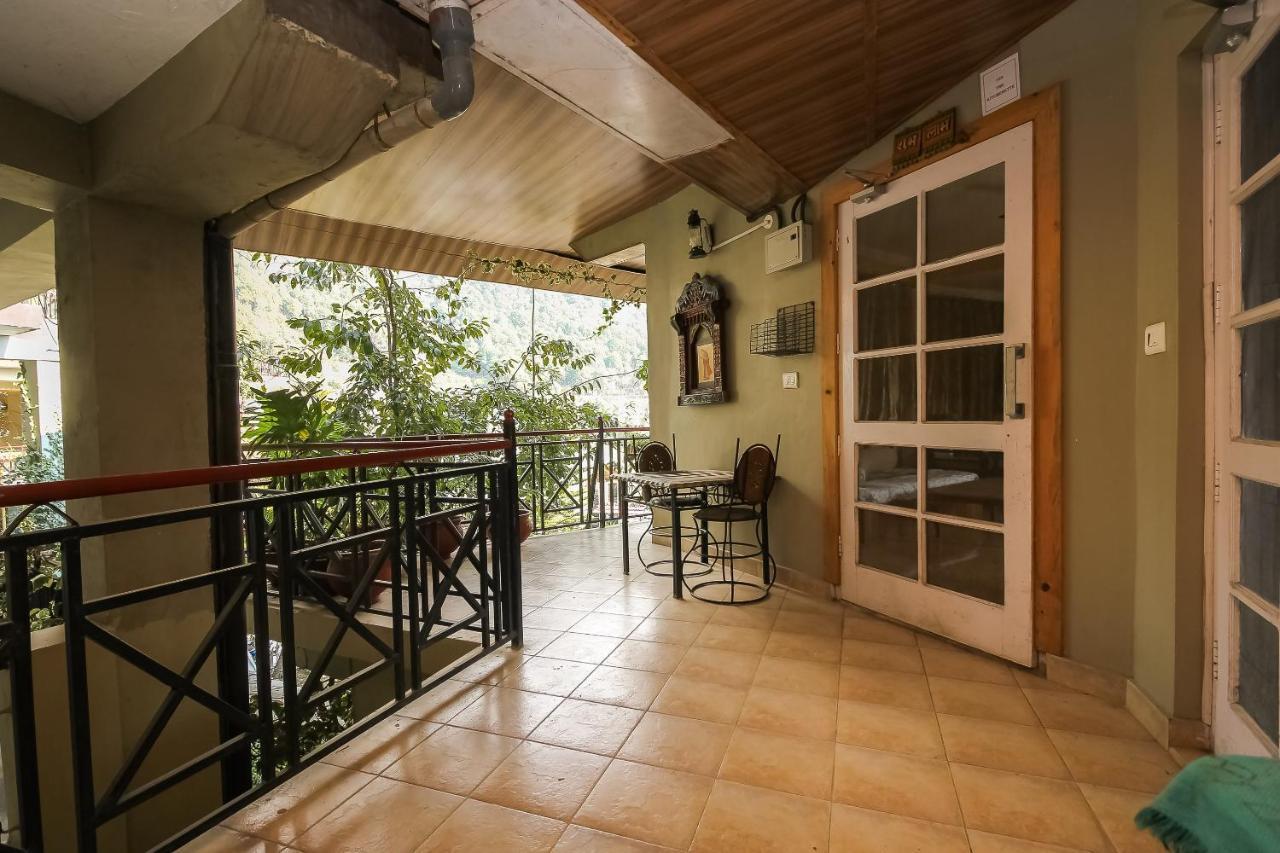 Capital O 4079 Nandini Hotel 3*