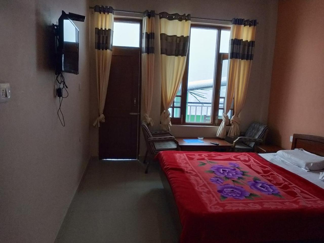 Guest house Mountain And Moon, Dharamkot Dharamshala