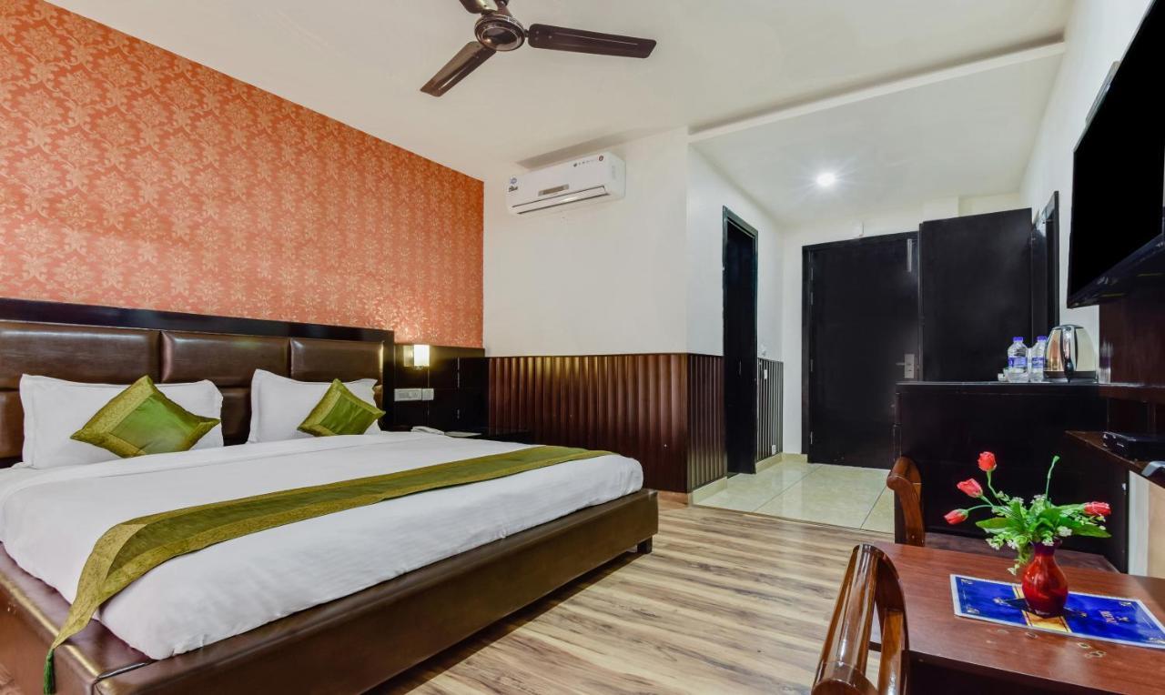 The Vaikunth Hotel