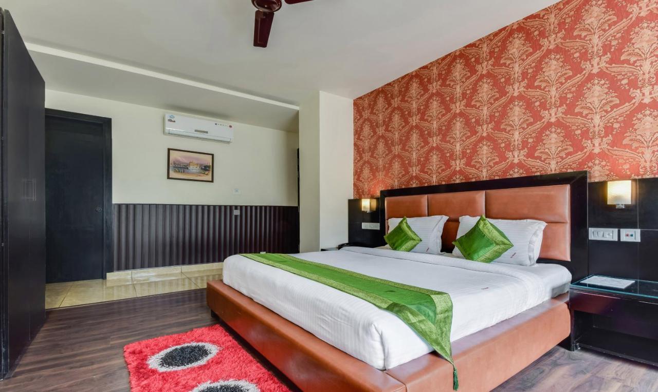 The Vaikunth Hotel 3*