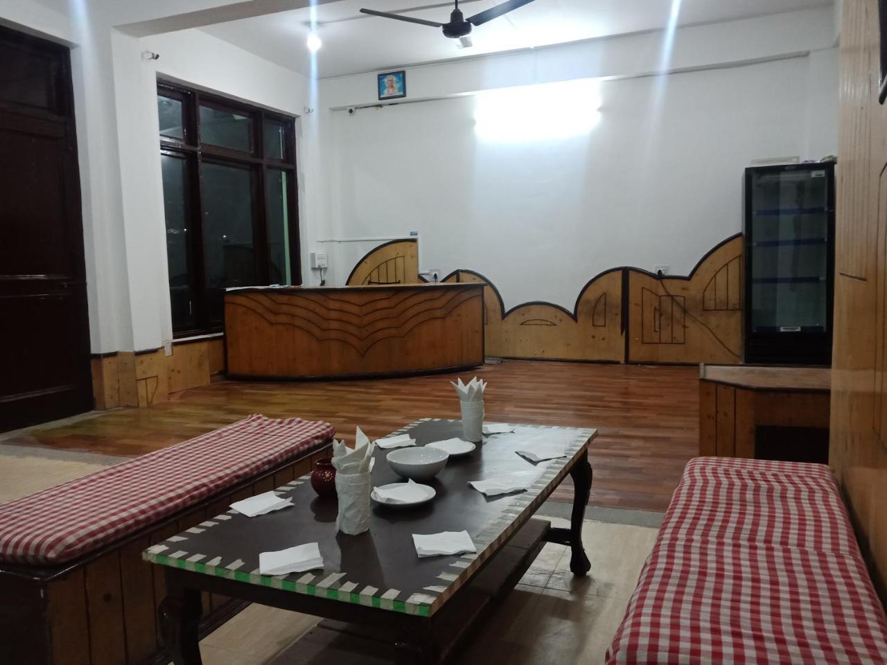 Pine Spring Hotel 3*