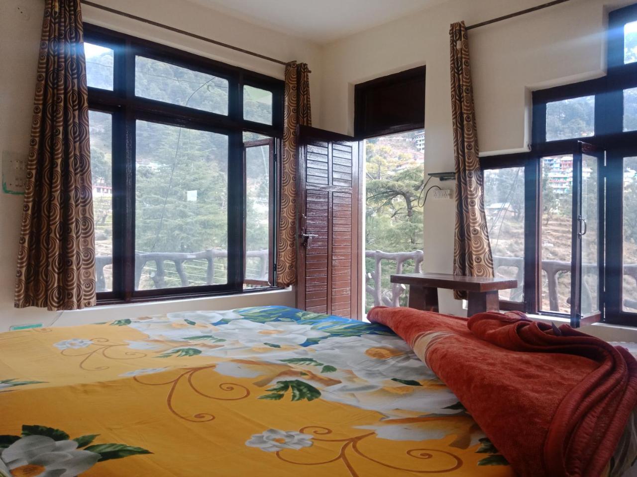 Hotel Pine Spring Dharamshala